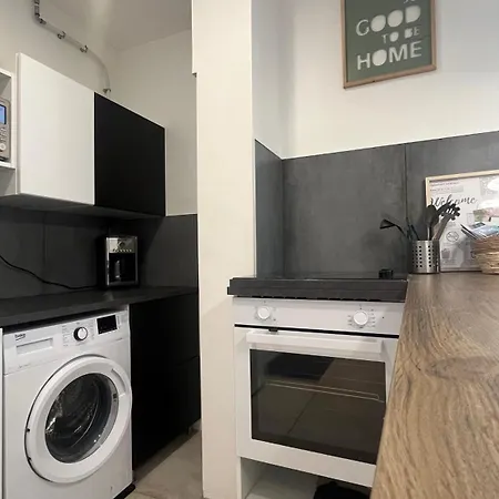 Appartement Parking Prive - Jazz A 12 Min - Gare - Balcon