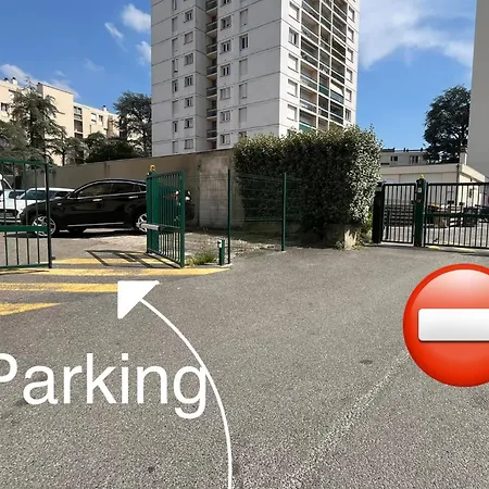 Apartment Parking Prive - Jazz A 12 Min - Gare - Balcon